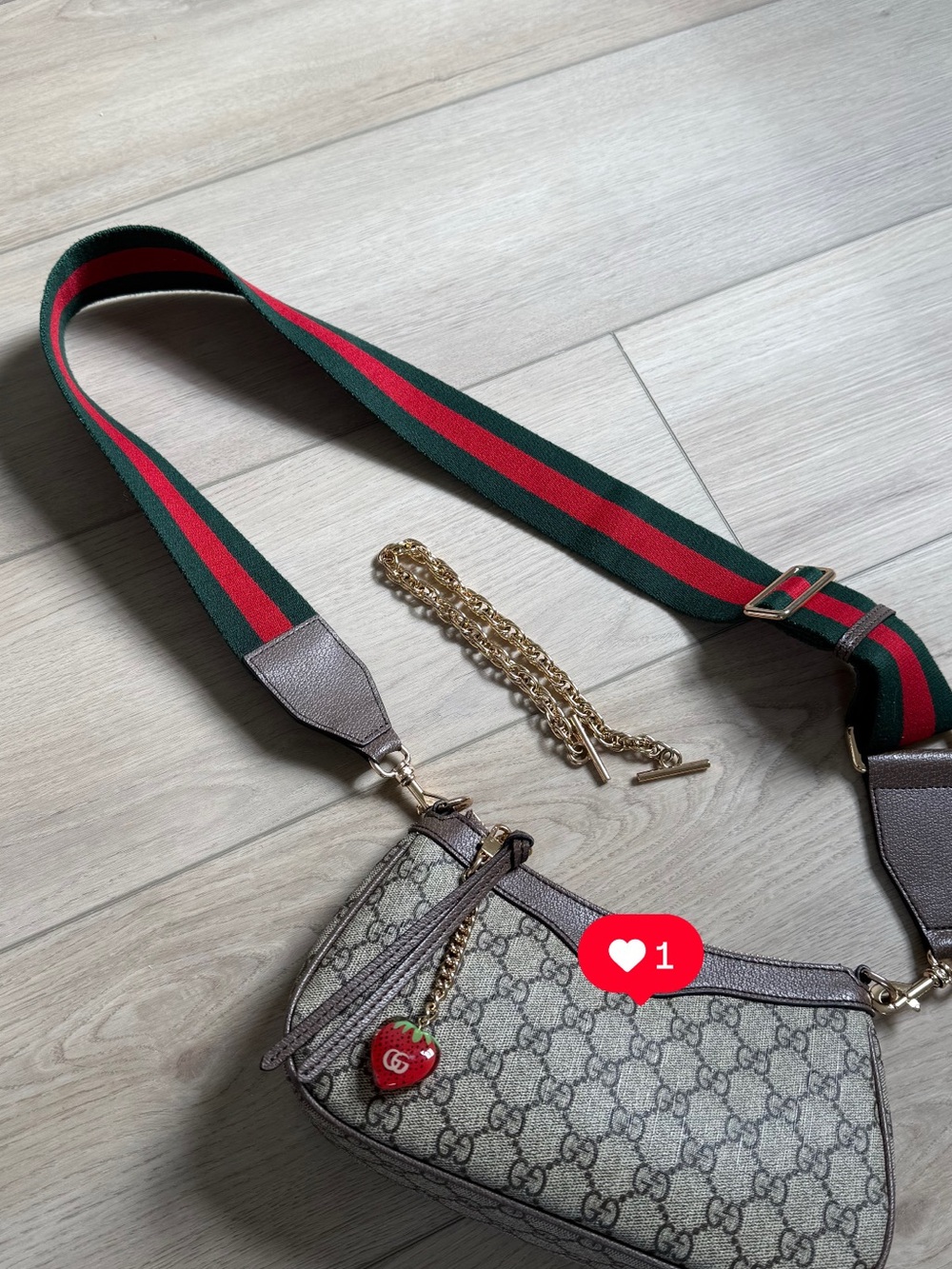 Source Unknown Beige GG Monogram Crossbody with Red & Green Web Strap